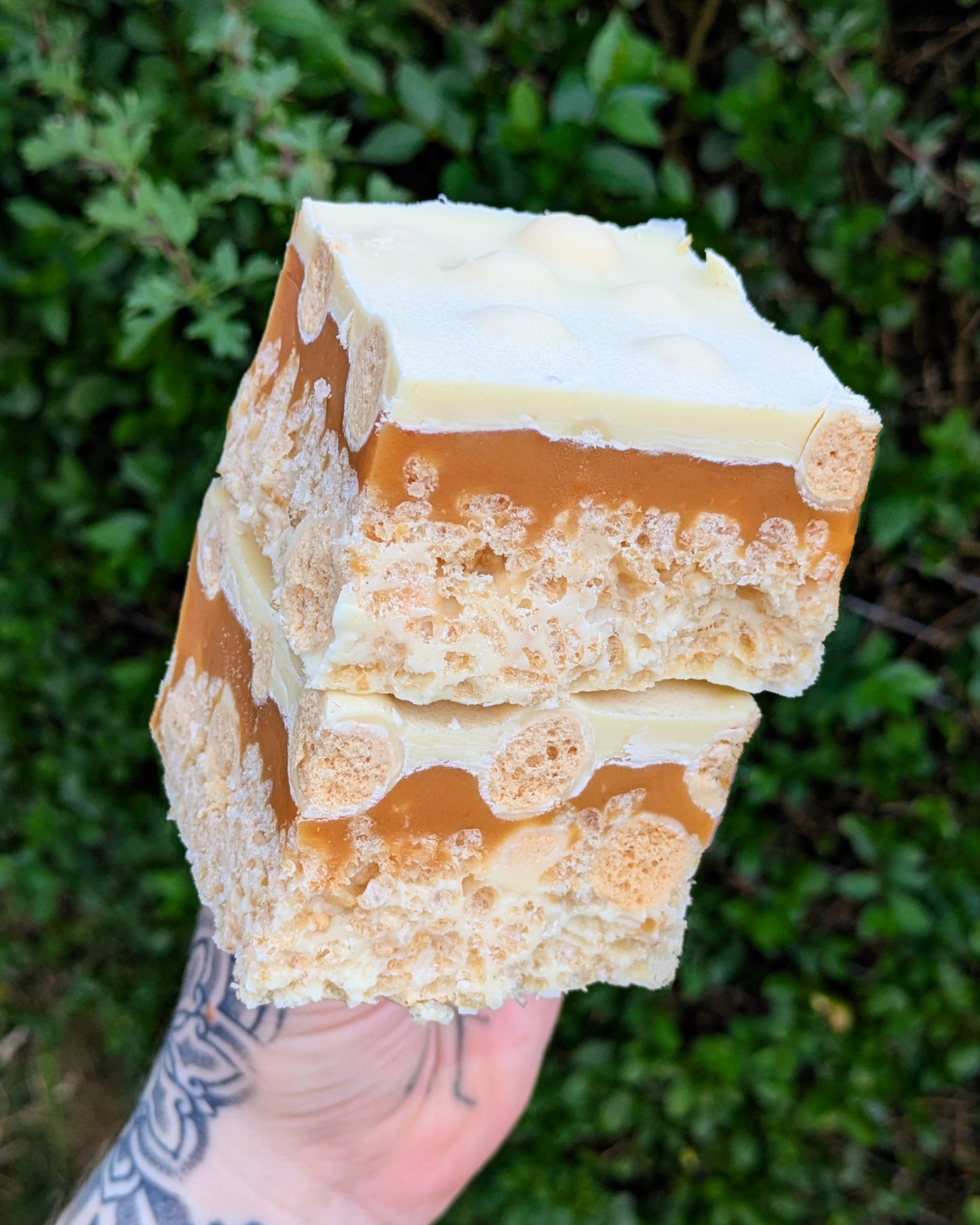WHITE CHOCOLATE MALTESER MILLIONAIRE KRISPIE