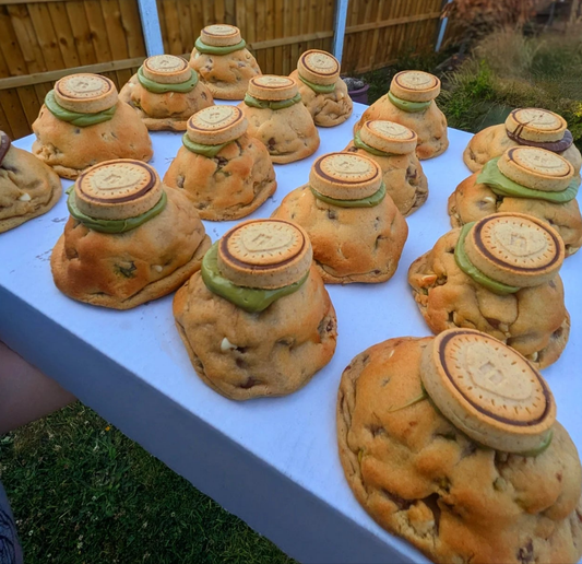 NUTELLA & PISTACHIO STUFFED COOKIES