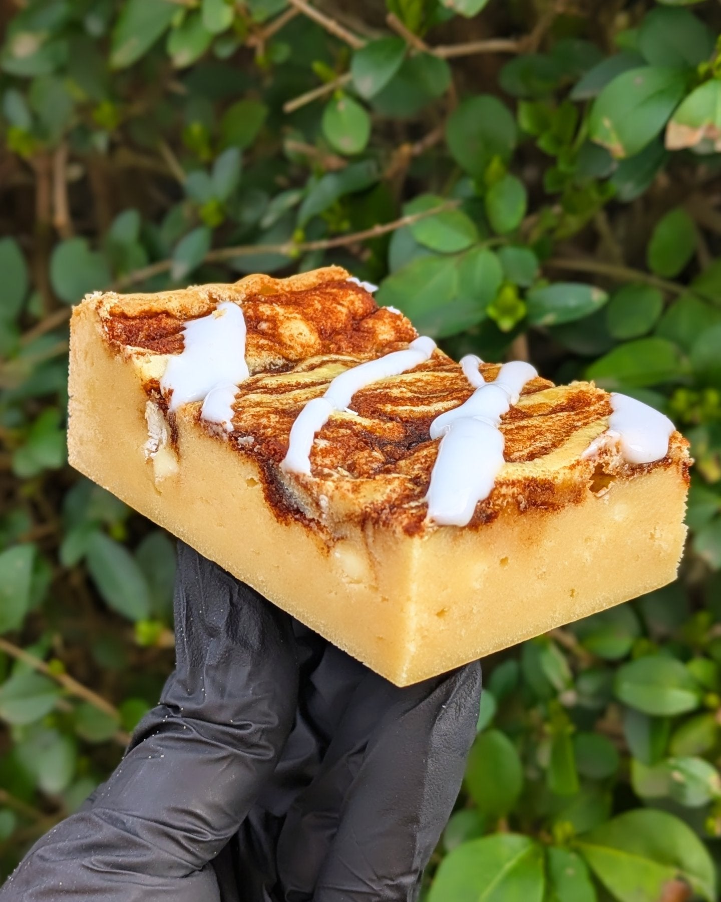 CINNAMON SWIRL BLONDIES