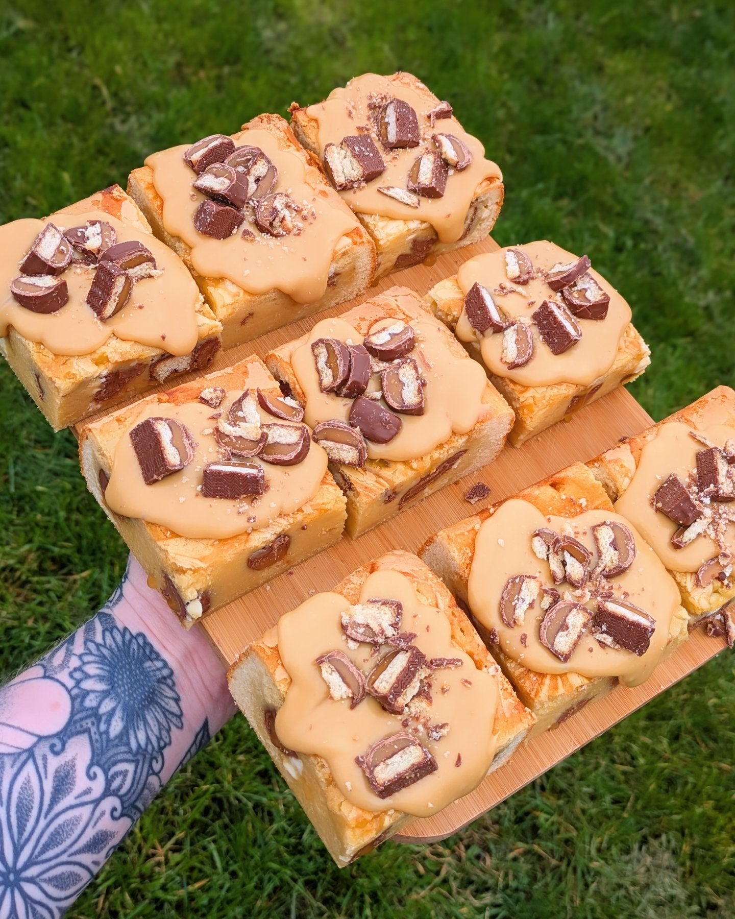 TWIX SALTED CARAMEL BLONDIES
