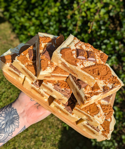 LOADED BISCOFF BLONDIES
