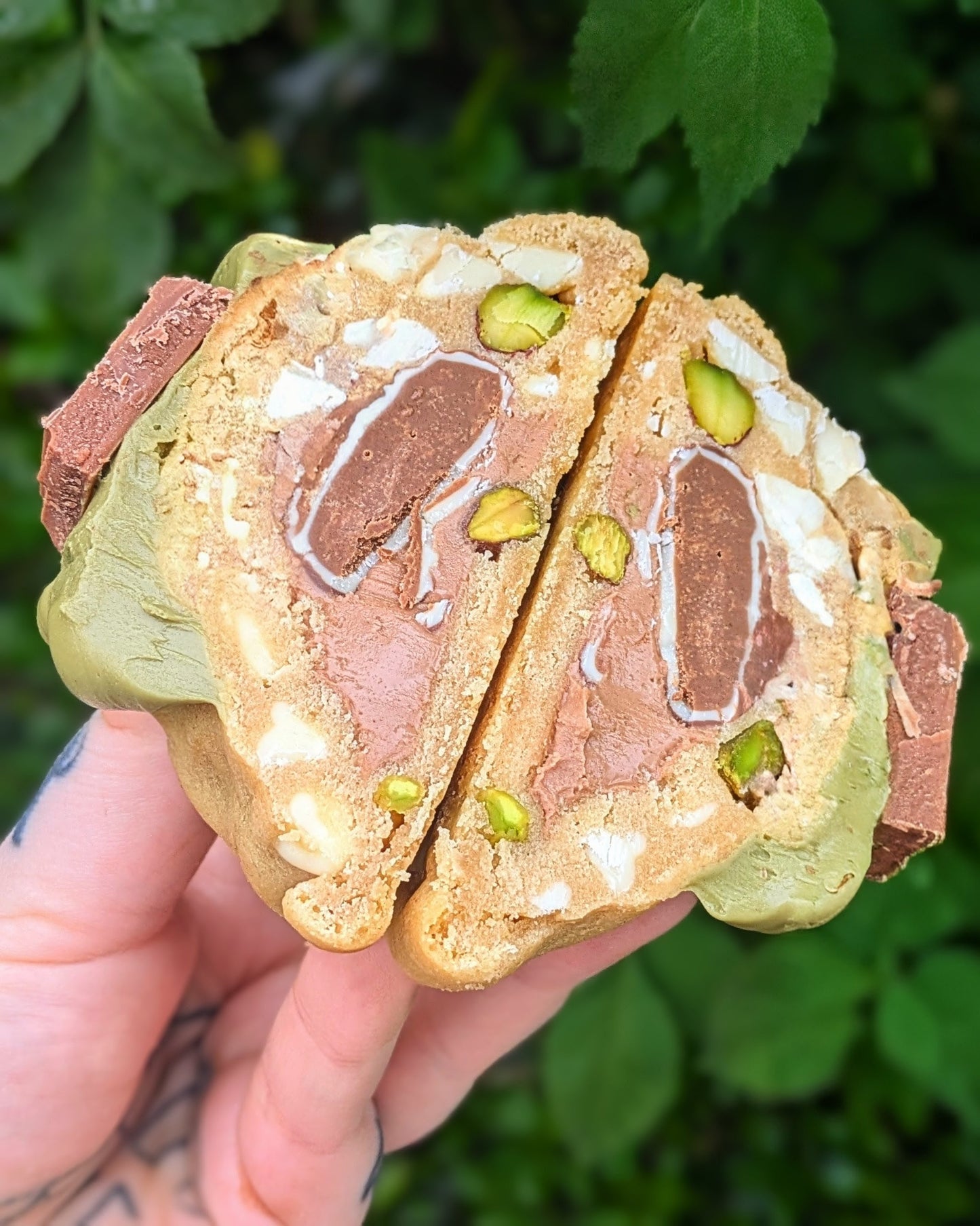 HAZELNUT PRALINE GUYLIAN & PISTACHIO STUFFED COOKIES