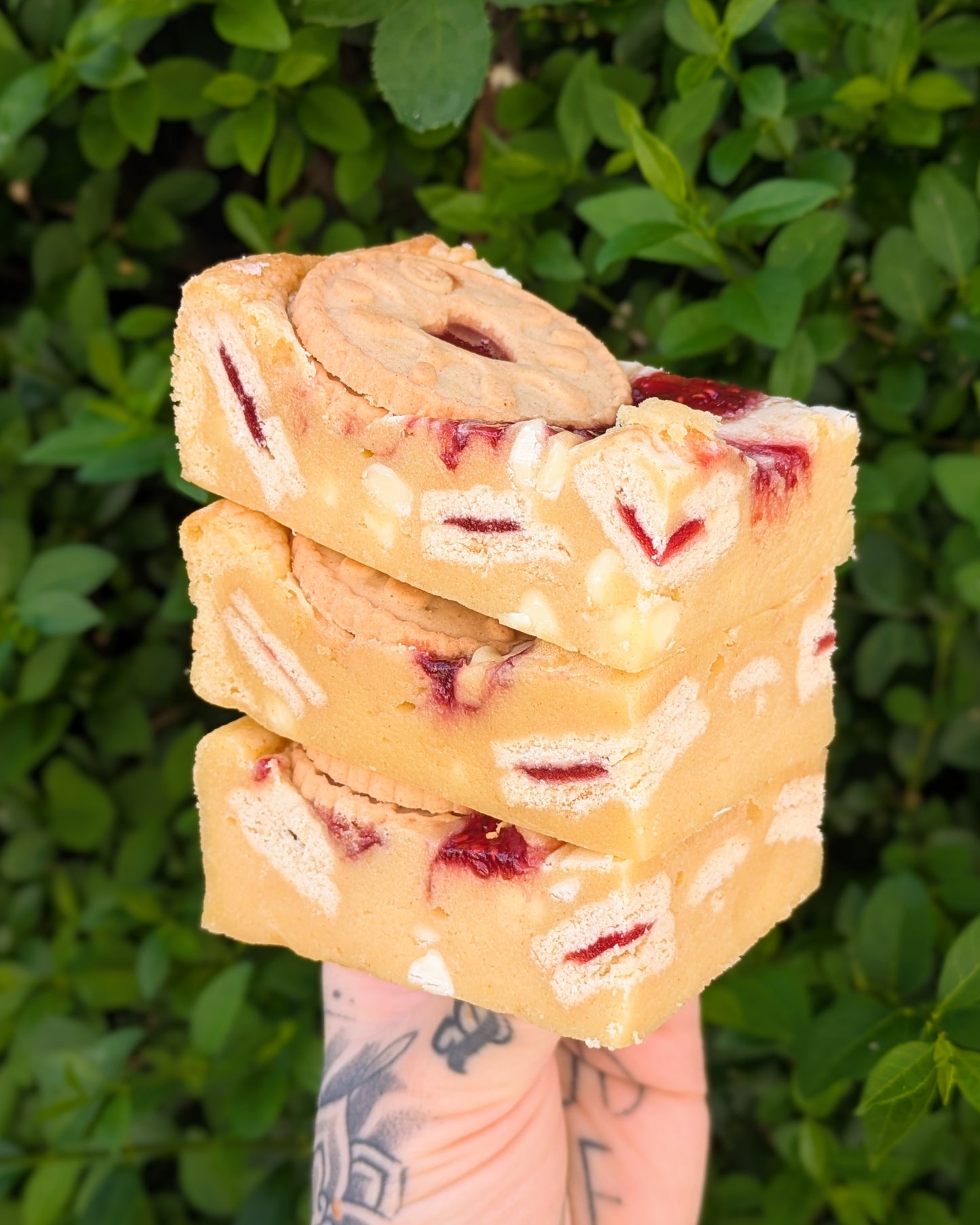 JAMMIE DODGER BLONDIE
