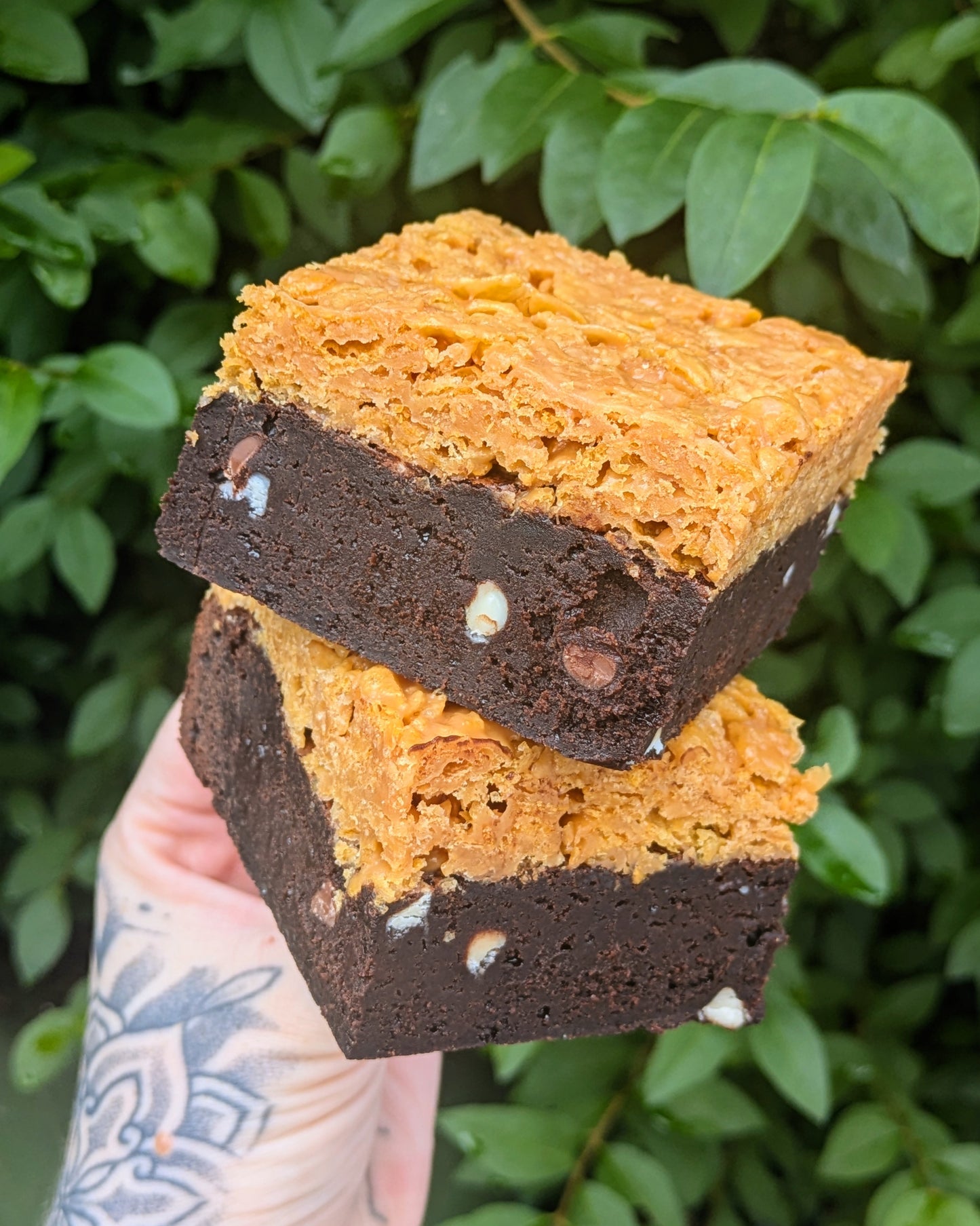 (NEWBIE) CARAMEL CORNFLAKE BROWNIE